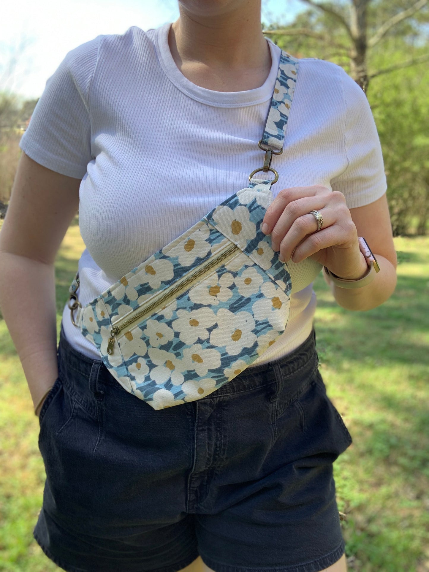 Cross-Body Bag - Abstract Flowers/Gray